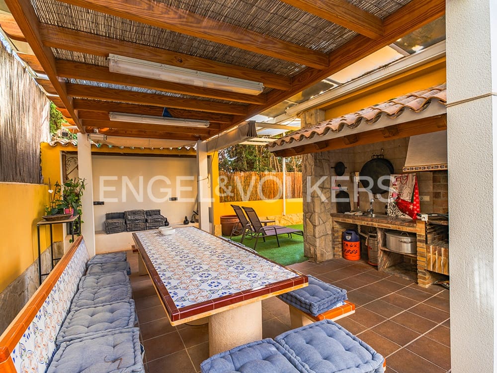 7 slaapkamer Villa te koop in Santa Pola met zwembad - € 1.400.000 (Ref: 10021205)