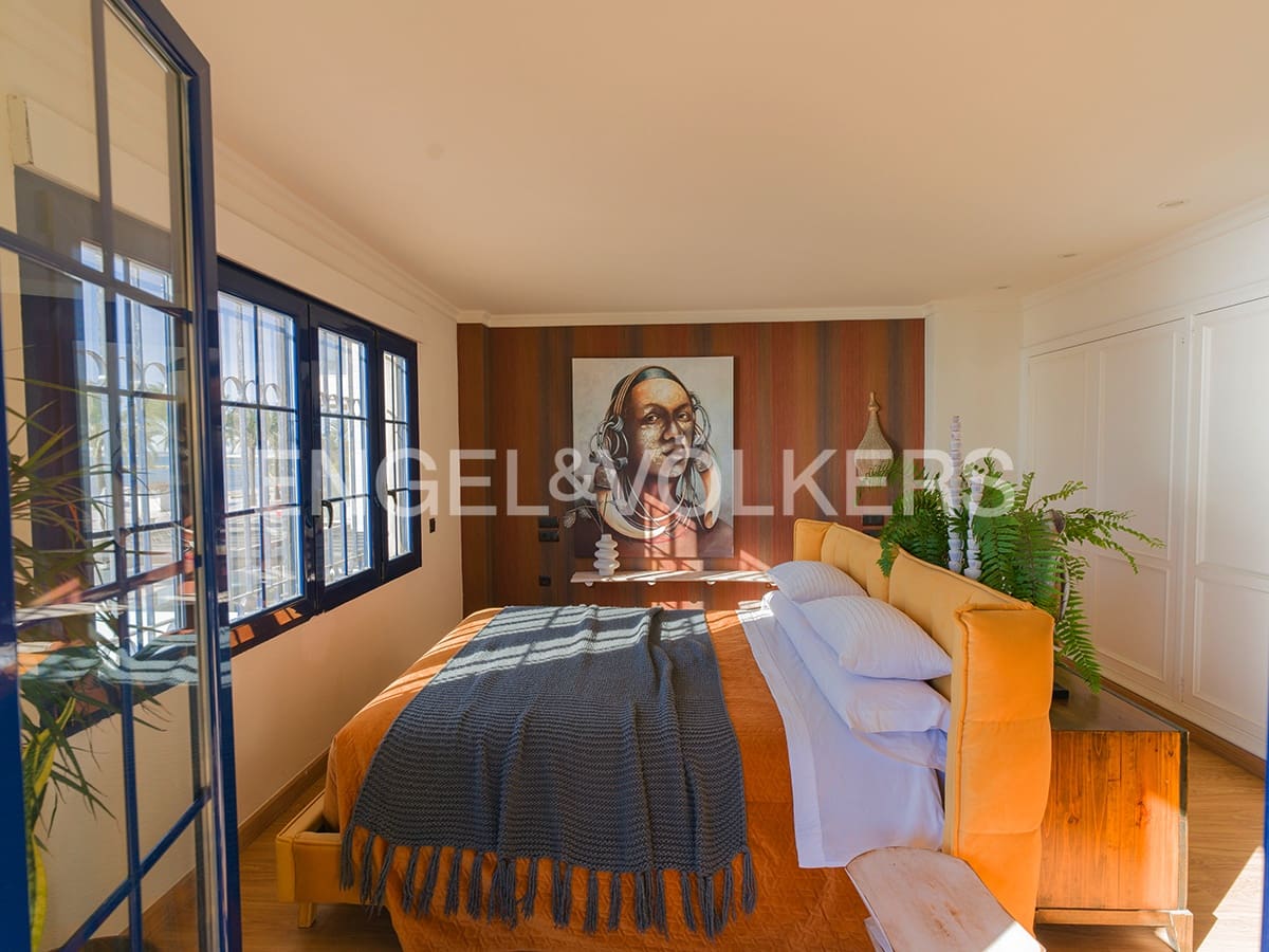 7 slaapkamer Villa te koop in Santa Pola met zwembad - € 1.400.000 (Ref: 10021205)