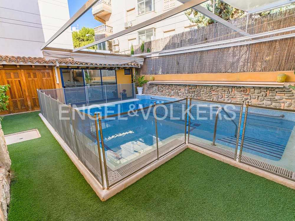 7 slaapkamer Villa te koop in Santa Pola met zwembad - € 1.400.000 (Ref: 10021205)