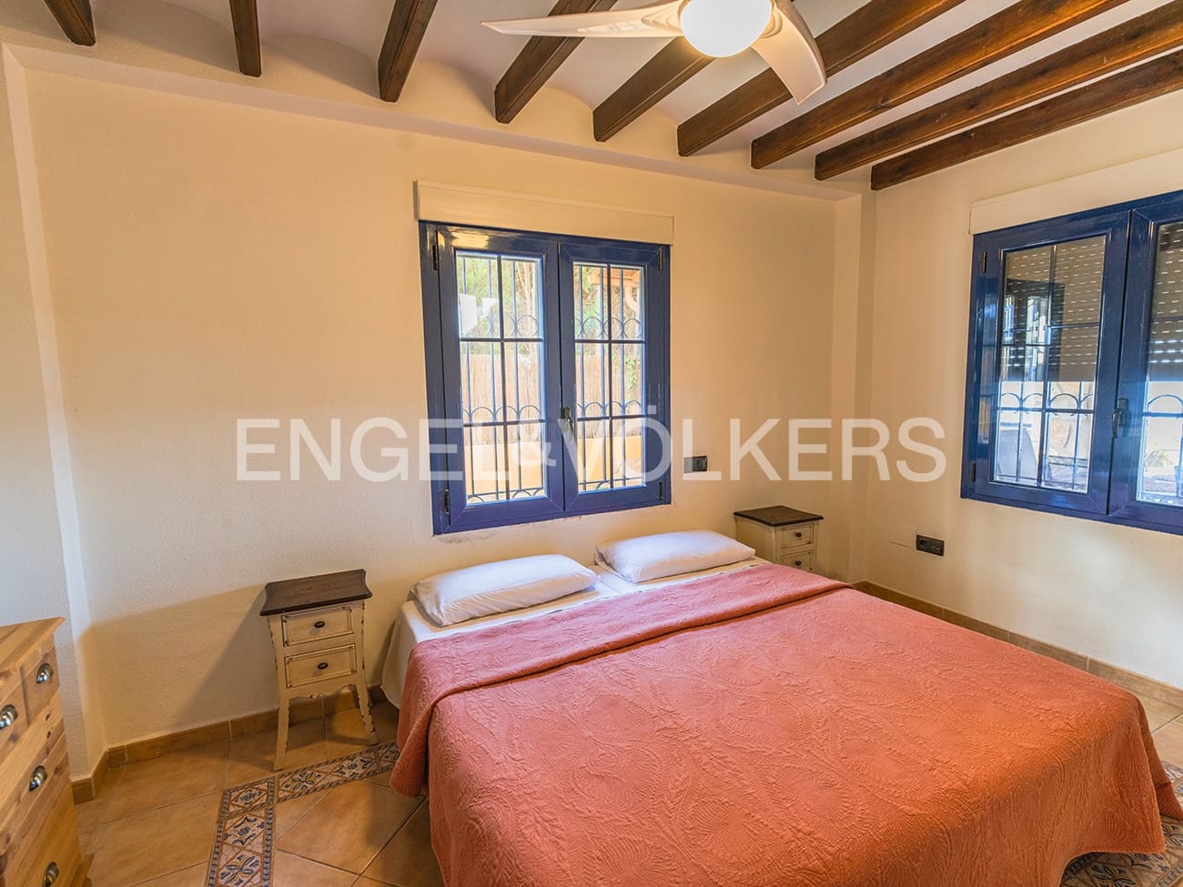 7 slaapkamer Villa te koop in Santa Pola met zwembad - € 1.400.000 (Ref: 10021205)