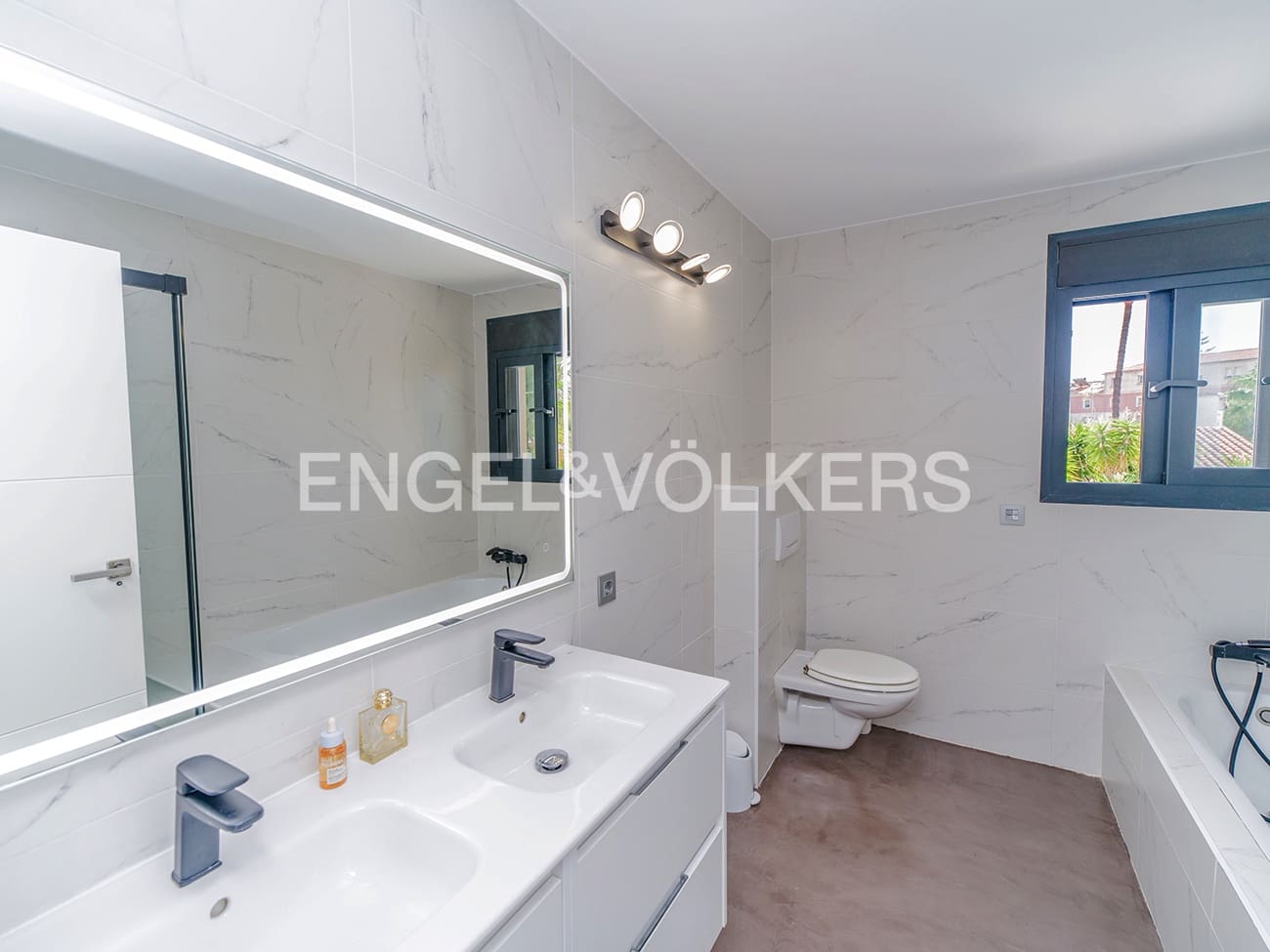 5 sypialnia Willa na sprzedaż w El Campello z basenem garażem - 950 000 € (Ref: 10024813)