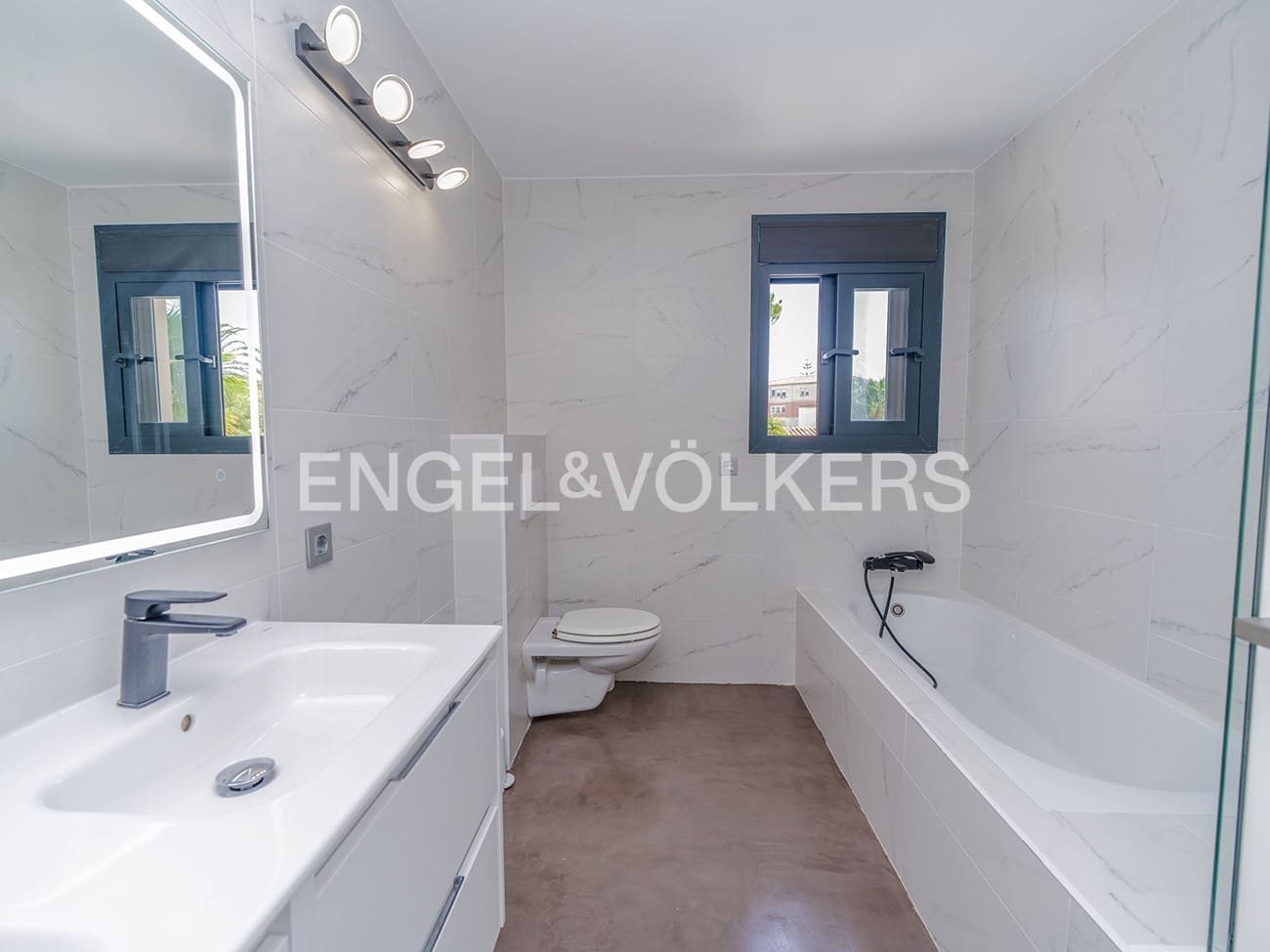 5 sypialnia Willa na sprzedaż w El Campello z basenem garażem - 950 000 € (Ref: 10024813)