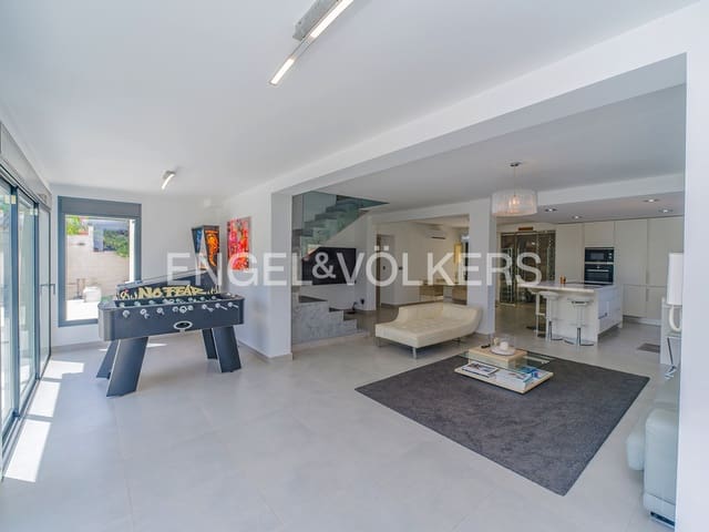 5 camera da letto Villa in vendita in Playa de Muchavista, El Campello con piscina garage - 950.000 € (Rif: 10024813)