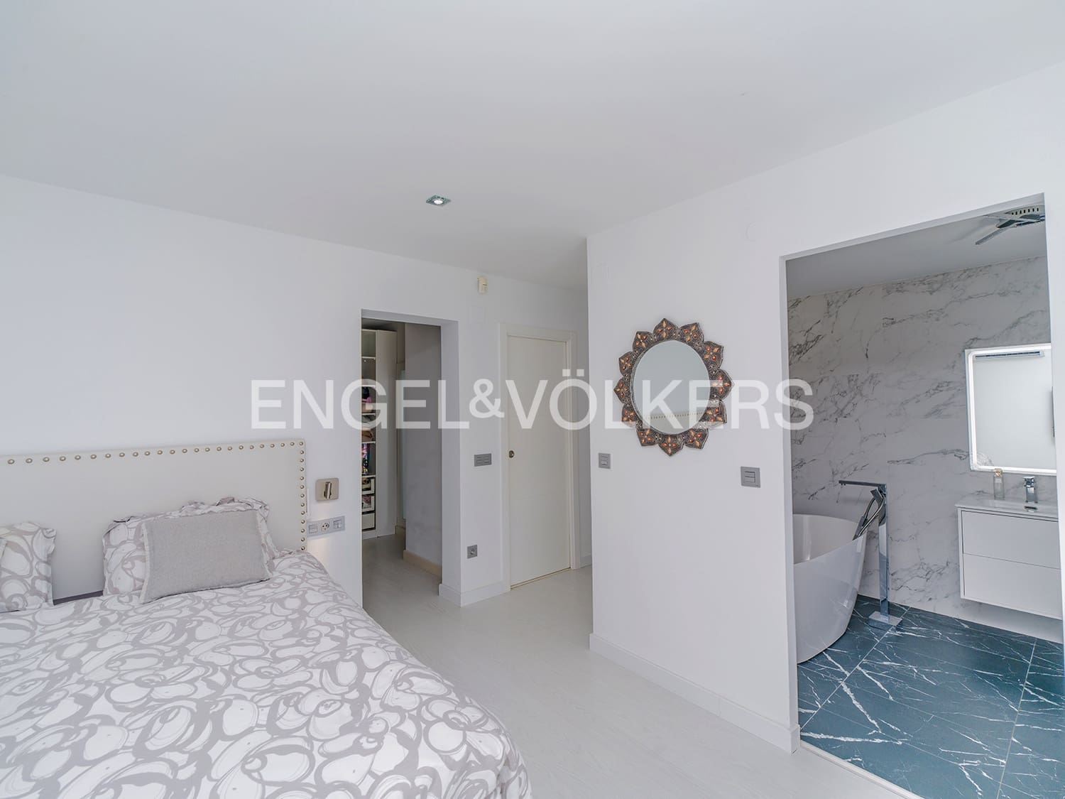5 sypialnia Willa na sprzedaż w El Campello z basenem garażem - 950 000 € (Ref: 10024813)