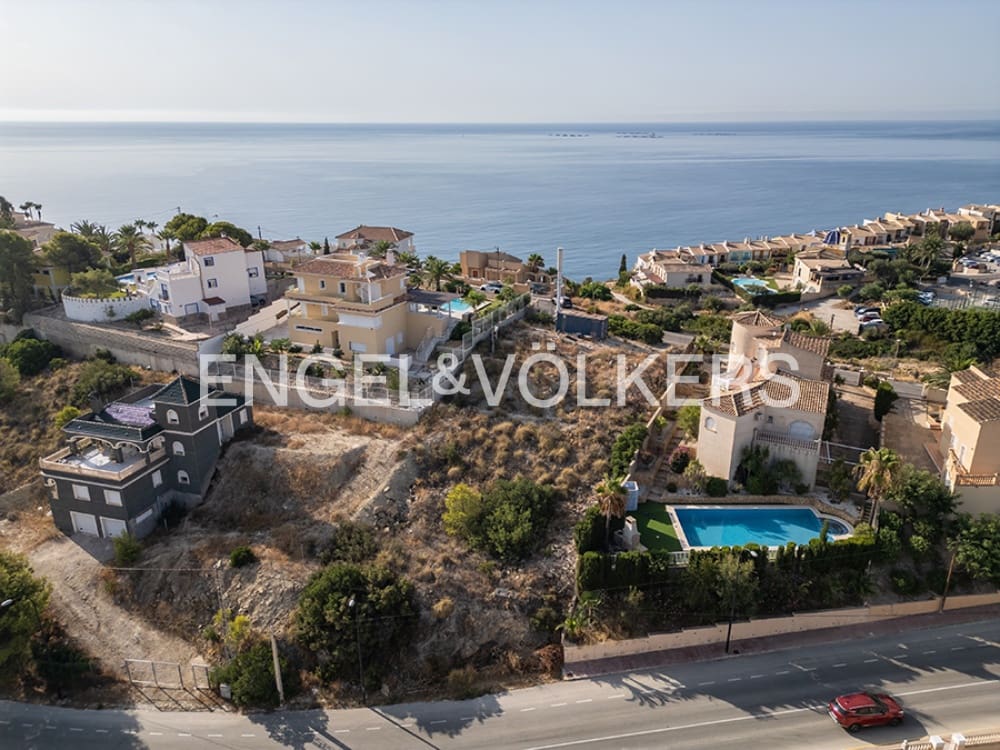 Grunde uden byggetilladelser til salg i El Campello - € 295.000 (Ref: 10026476)