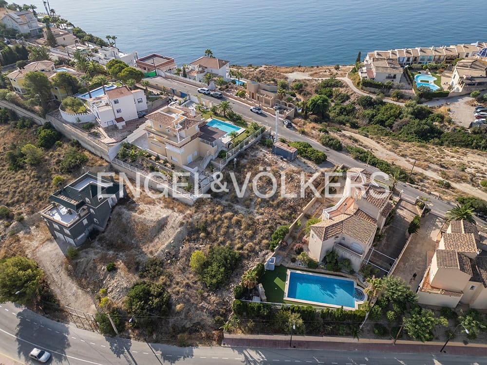 Grunde uden byggetilladelser til salg i El Campello - € 295.000 (Ref: 10026476)