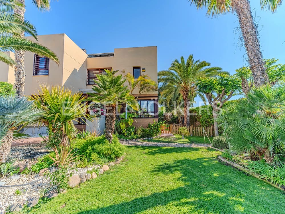 5 soveværelse Byhus til salg i Muchamiel / Mutxamel med swimmingpool garage - € 850.000 (Ref: 10045682)