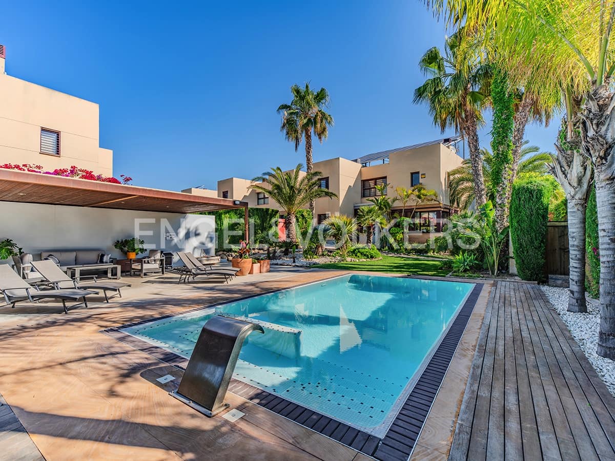 5 soveværelse Byhus til salg i Muchamiel / Mutxamel med swimmingpool garage - € 850.000 (Ref: 10045682)