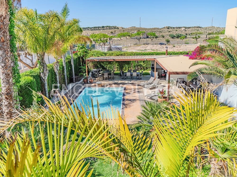 5 soveværelse Byhus til salg i Muchamiel / Mutxamel med swimmingpool garage - € 850.000 (Ref: 10045682)