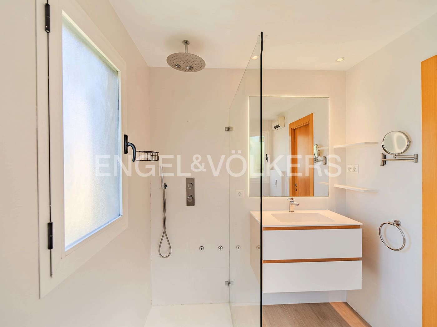 5 soveværelse Byhus til salg i Muchamiel / Mutxamel med swimmingpool garage - € 850.000 (Ref: 10045682)