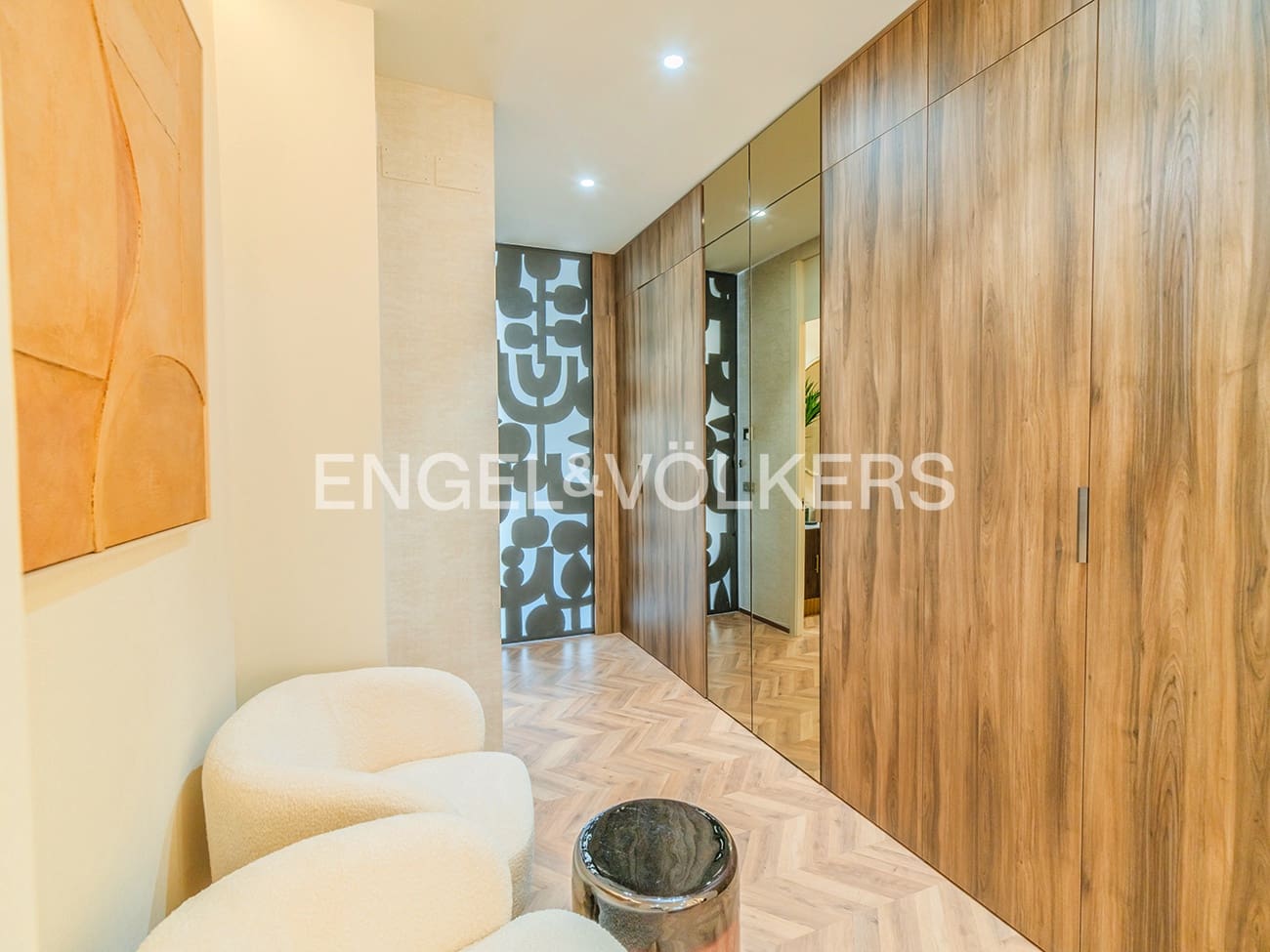 Apartment for sale in Alicante / Alacant city - € 2,400,000 (Ref: 10057613)