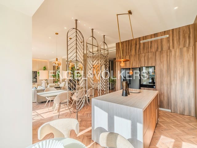Apartment for sale in Barrio del Centro, Alicante / Alacant city - € 2,400,000 (Ref: 10057613)