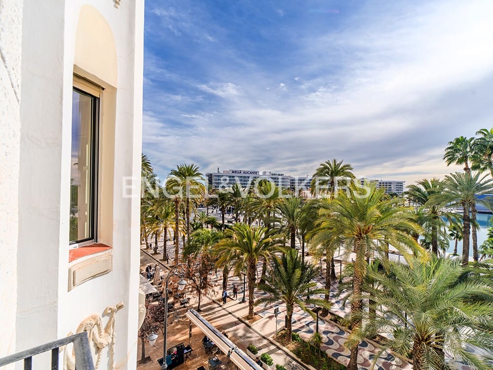 Apartment for sale in Alicante / Alacant city - € 2,400,000 (Ref: 10057613)