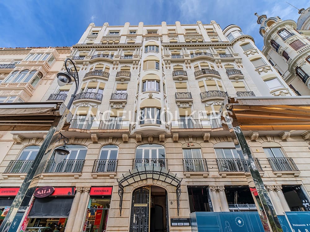 Apartment for sale in Alicante / Alacant city - € 2,400,000 (Ref: 10057613)