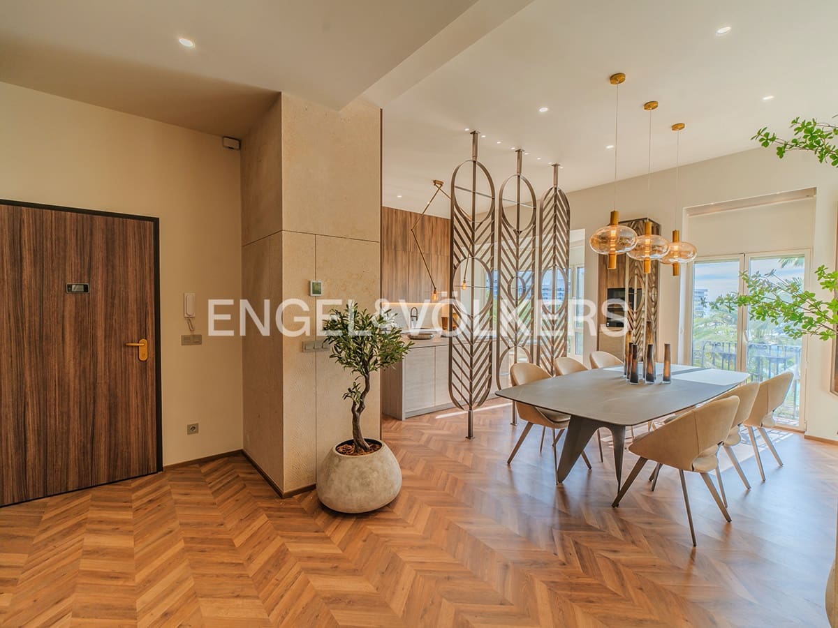 Apartment for sale in Alicante / Alacant city - € 2,400,000 (Ref: 10057613)