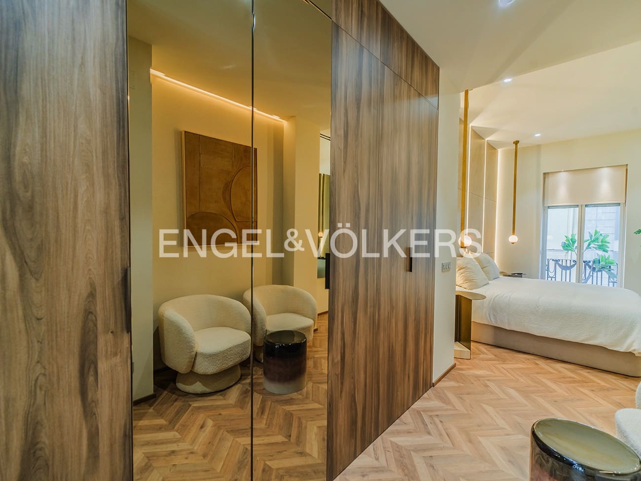 Apartment for sale in Alicante / Alacant city - € 2,400,000 (Ref: 10057613)