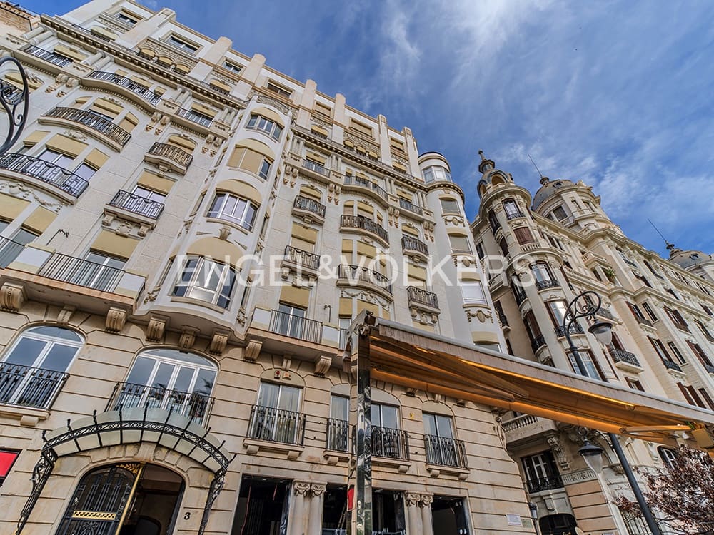 Apartment for sale in Alicante / Alacant city - € 2,400,000 (Ref: 10057613)
