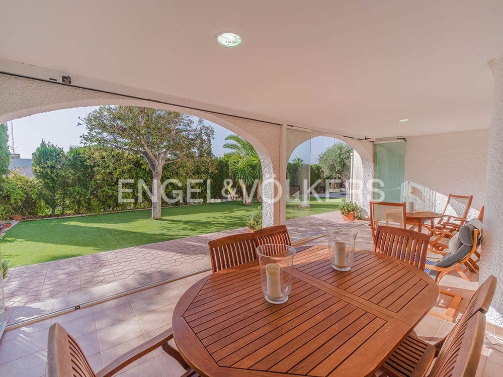 6 bedroom Townhouse for sale in Elche / Elx with pool garage - € 685,000 (Ref: 10057618)