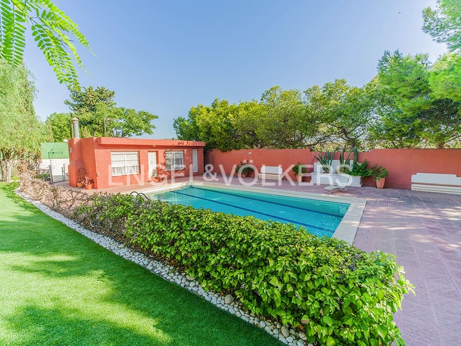 6 bedroom Townhouse for sale in Elche / Elx with pool garage - € 685,000 (Ref: 10057618)
