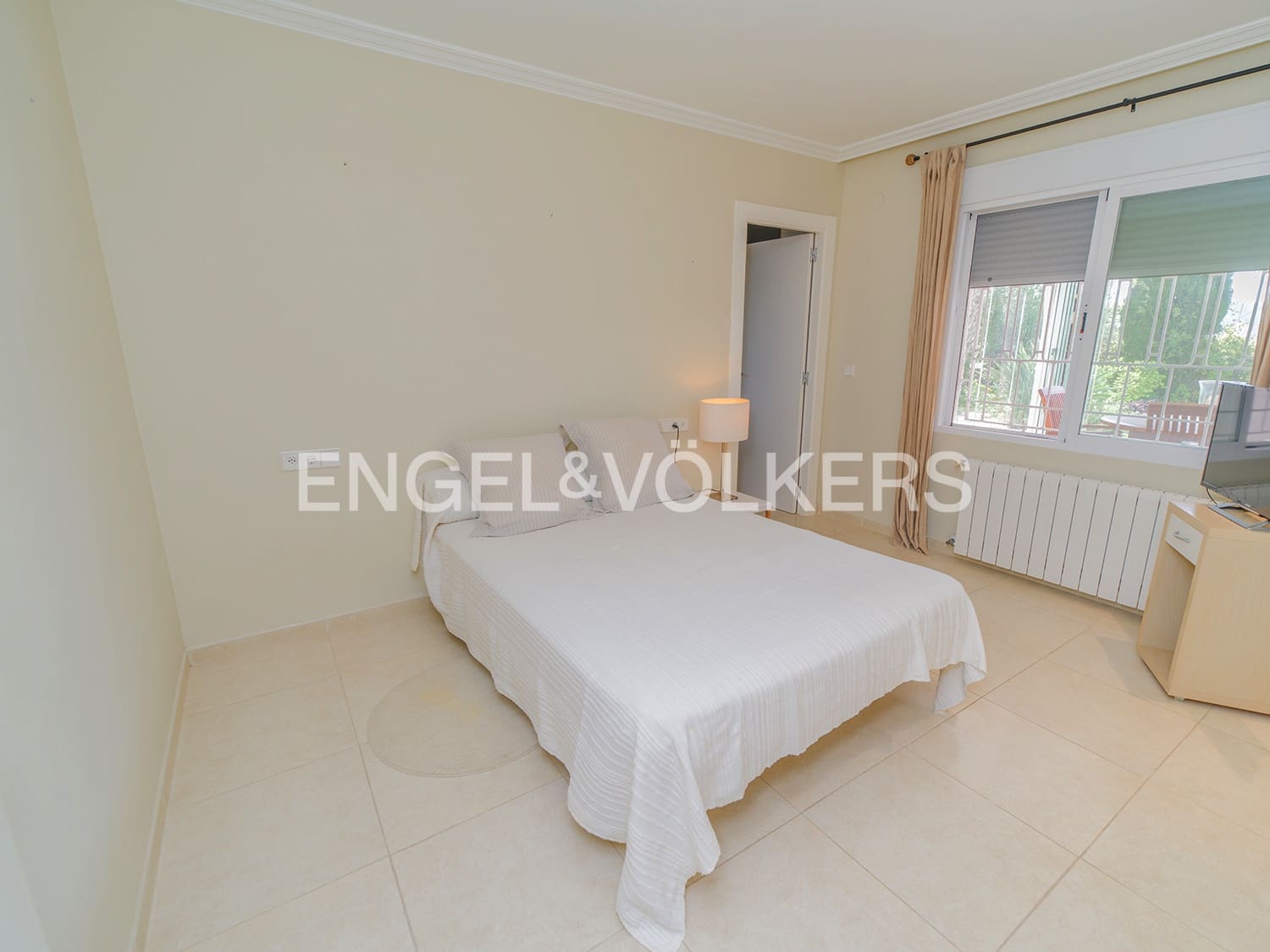6 bedroom Townhouse for sale in Elche / Elx with pool garage - € 685,000 (Ref: 10057618)