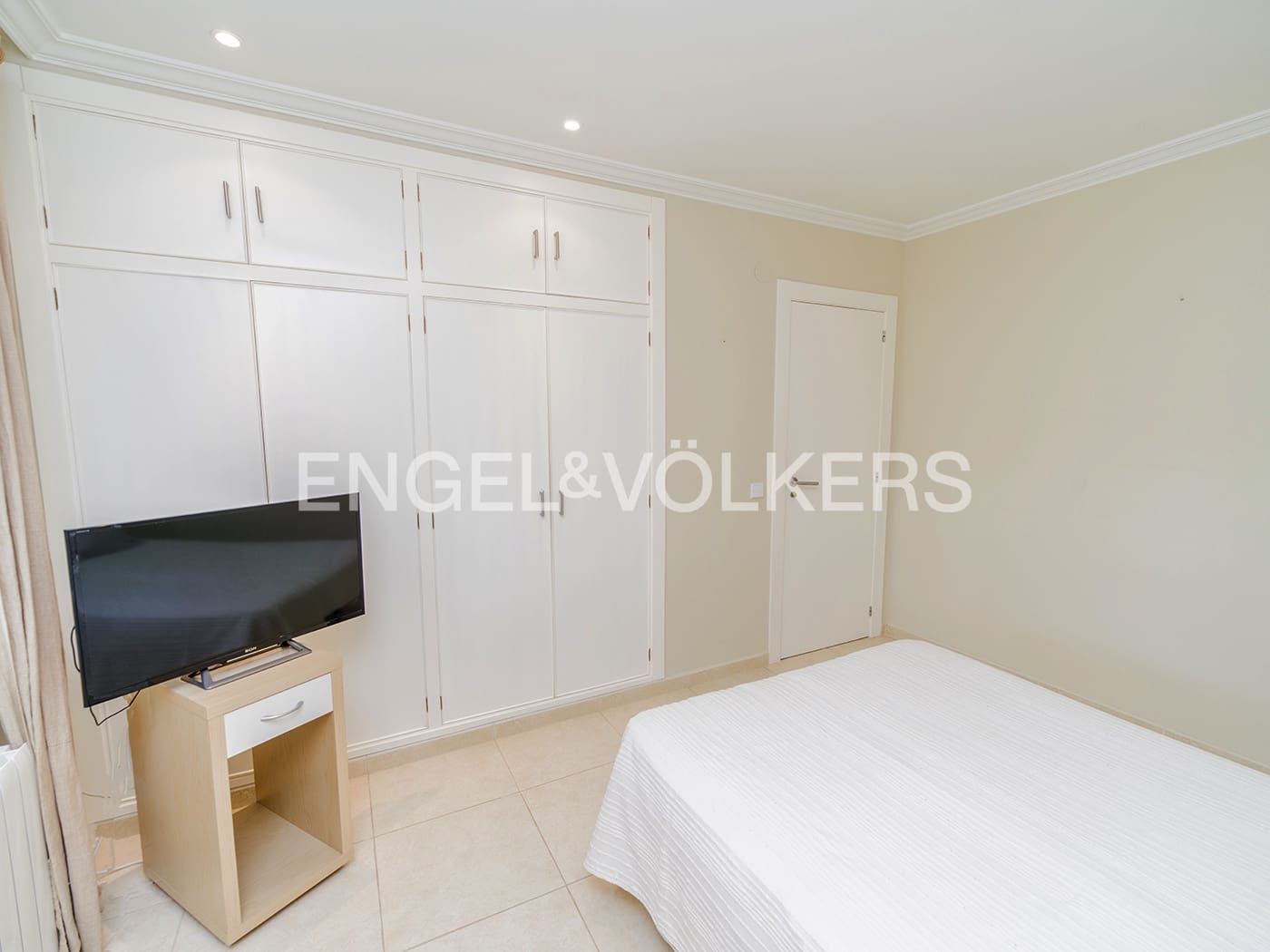 6 bedroom Townhouse for sale in Elche / Elx with pool garage - € 685,000 (Ref: 10057618)