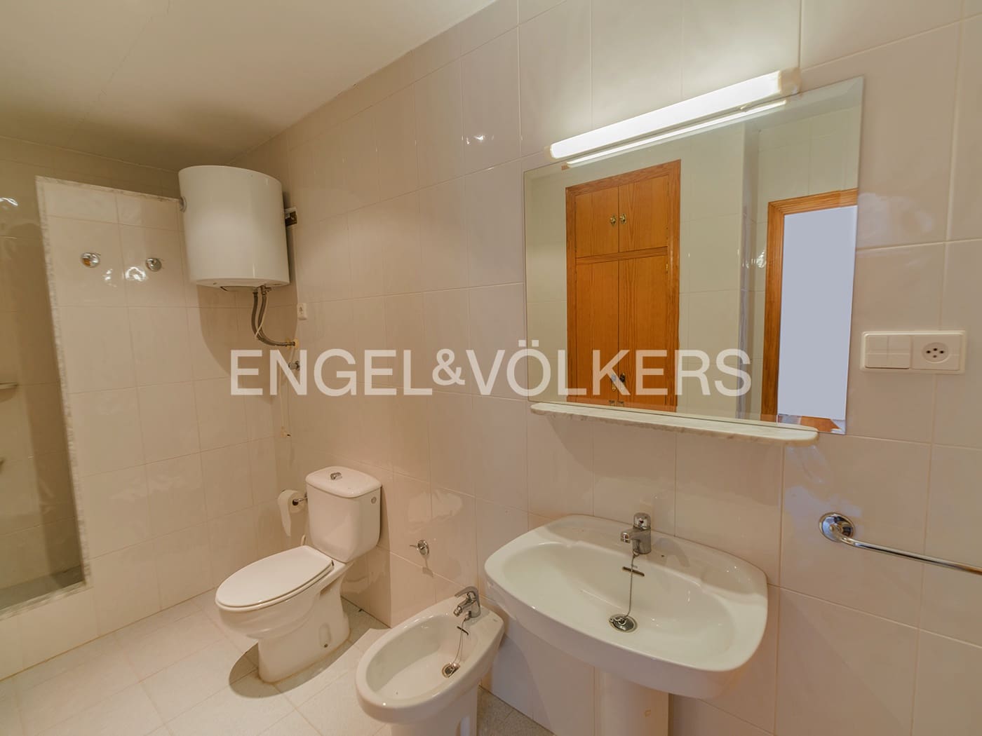 6 bedroom Townhouse for sale in Elche / Elx with pool garage - € 685,000 (Ref: 10057618)