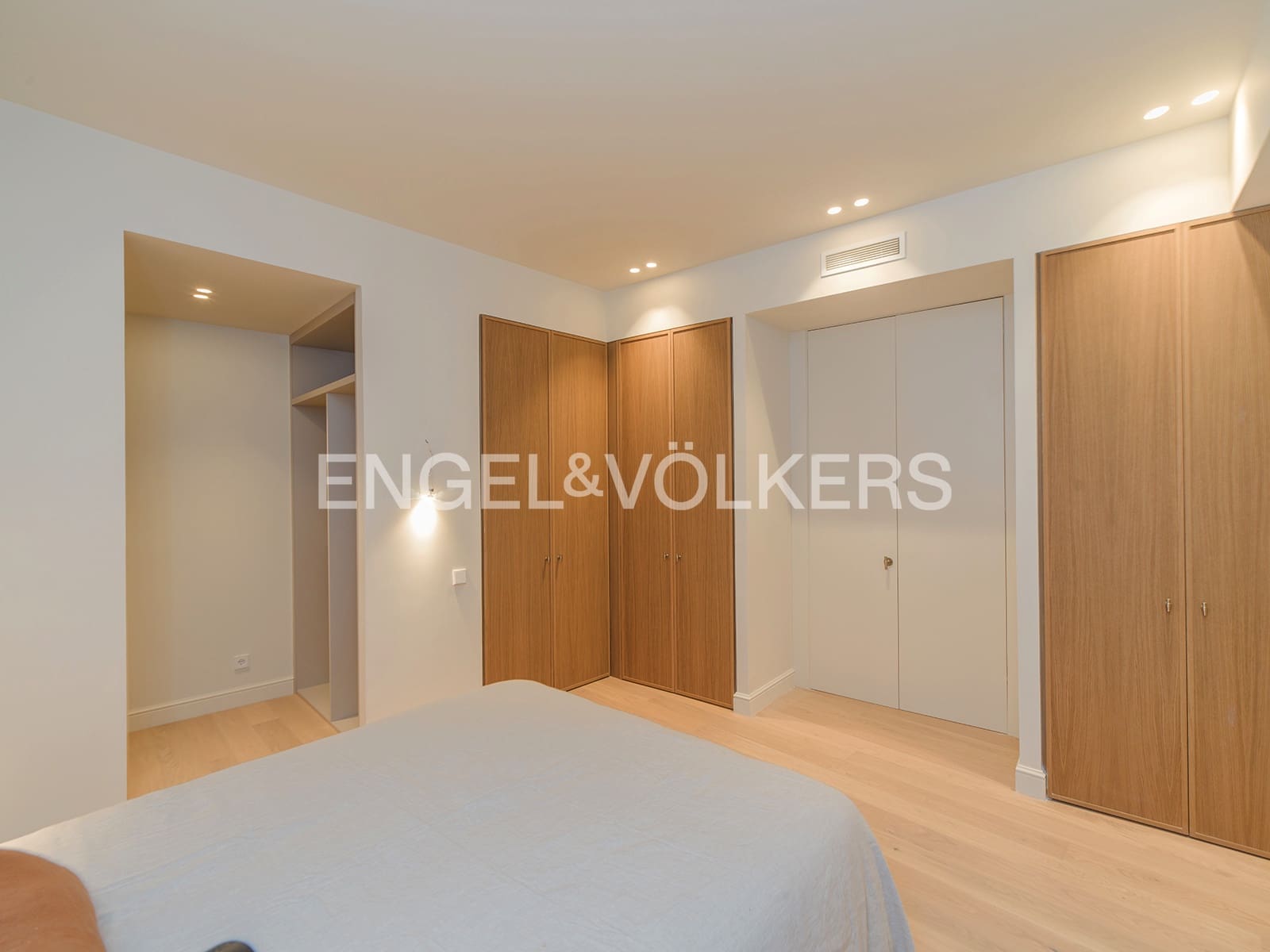 3 makuuhuone Huoneisto myytävänä paikassa Alicante kaupunki - 895 000 € (Ref: 10081507)