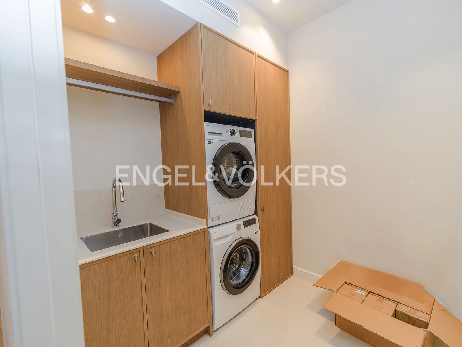 3 makuuhuone Huoneisto myytävänä paikassa Alicante kaupunki - 895 000 € (Ref: 10081507)