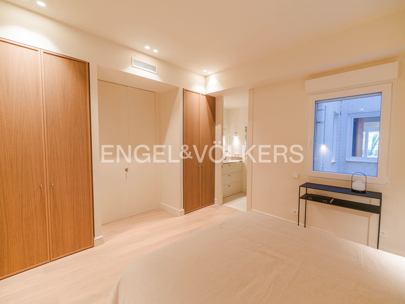 3 makuuhuone Huoneisto myytävänä paikassa Alicante kaupunki - 895 000 € (Ref: 10081507)