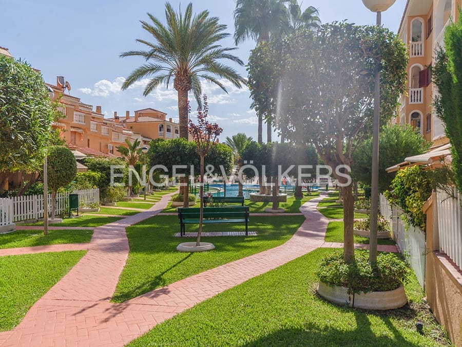 4 camera da letto Villetta Bifamiliare in vendita in El Campello con piscina garage - 449.000 € (Rif: 10086650)