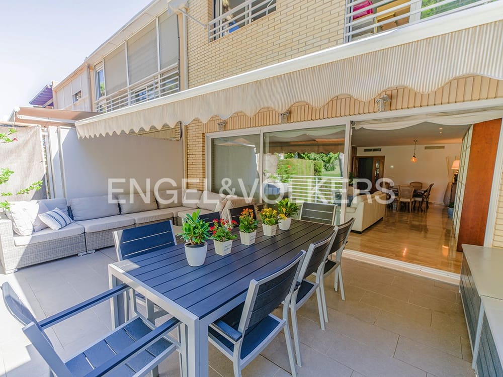 Bungalow de 5 habitaciones en Alicante / Alacant ciudad en venta con piscina garaje - 795.000 € (Ref: 10116078)