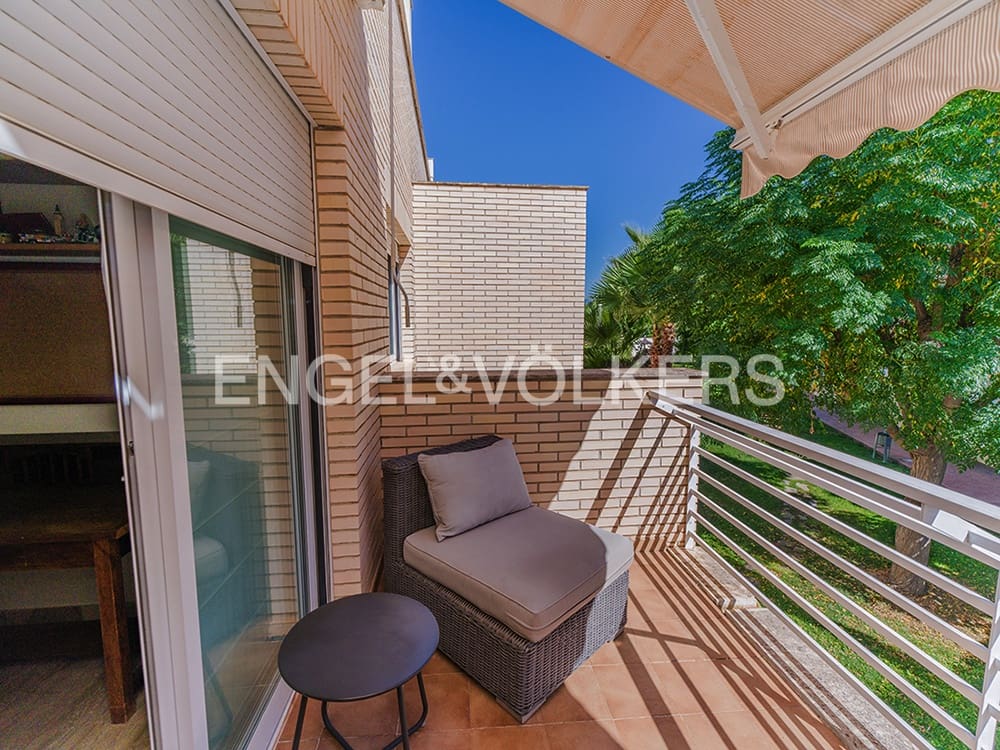 Bungalow de 5 habitaciones en Alicante / Alacant ciudad en venta con piscina garaje - 795.000 € (Ref: 10116078)