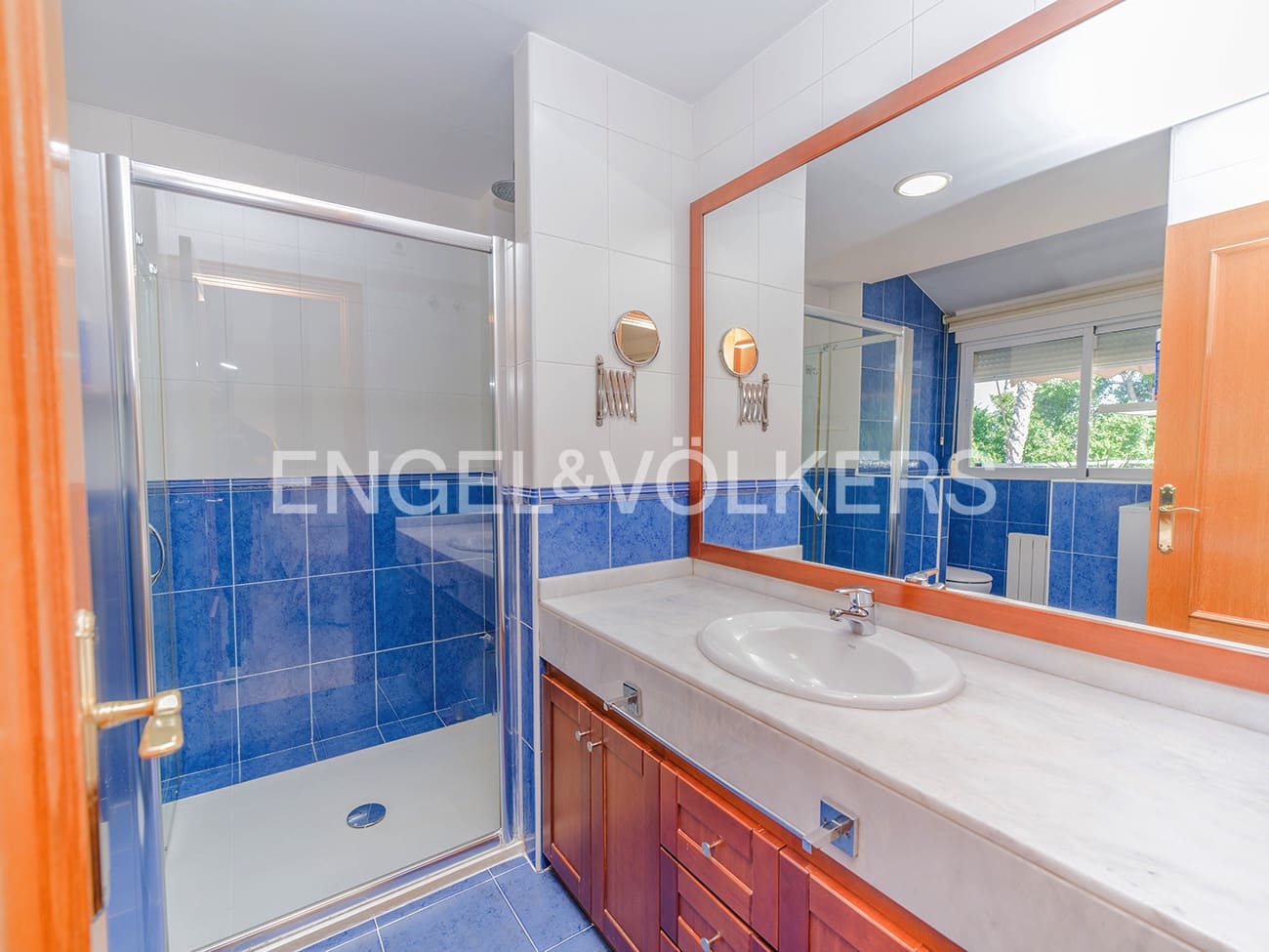 Bungalow de 5 habitaciones en Alicante / Alacant ciudad en venta con piscina garaje - 795.000 € (Ref: 10116078)