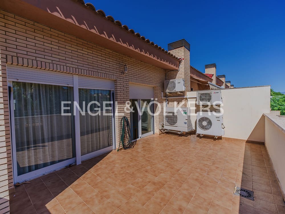 Bungalow de 5 habitaciones en Alicante / Alacant ciudad en venta con piscina garaje - 795.000 € (Ref: 10116078)