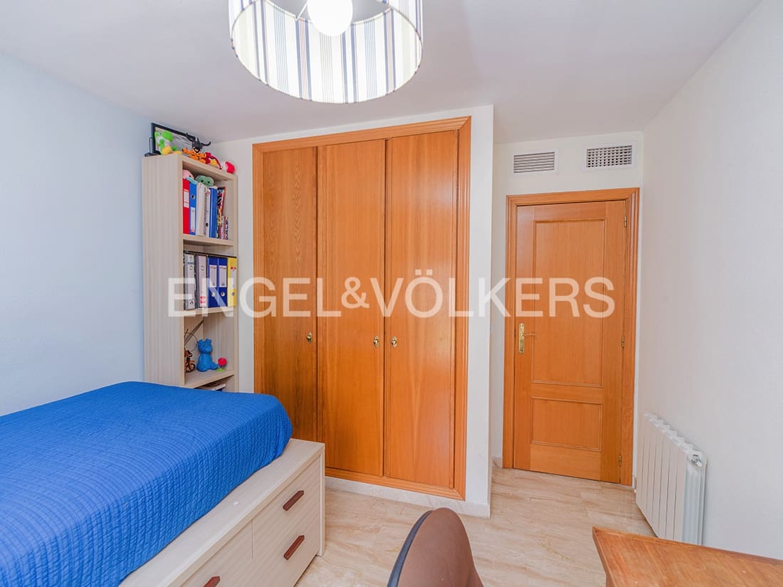 Bungalow de 5 habitaciones en Alicante / Alacant ciudad en venta con piscina garaje - 795.000 € (Ref: 10116078)
