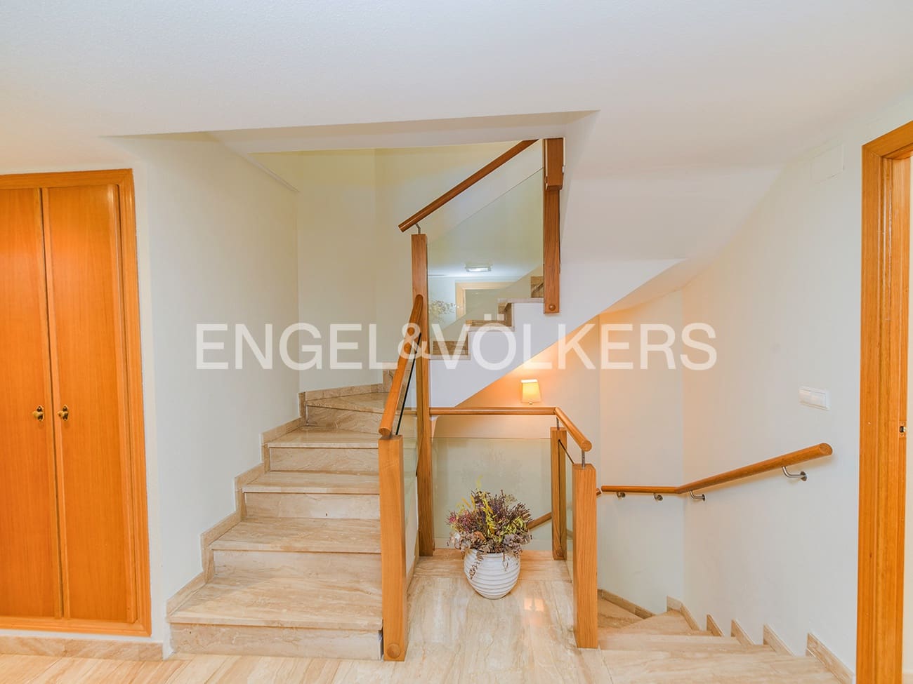 Bungalow de 5 habitaciones en Alicante / Alacant ciudad en venta con piscina garaje - 795.000 € (Ref: 10116078)