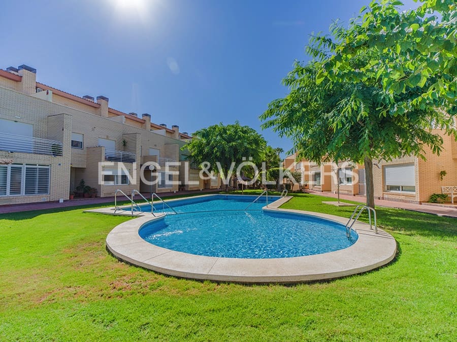 Bungalow de 5 habitaciones en Alicante / Alacant ciudad en venta con piscina garaje - 795.000 € (Ref: 10116078)