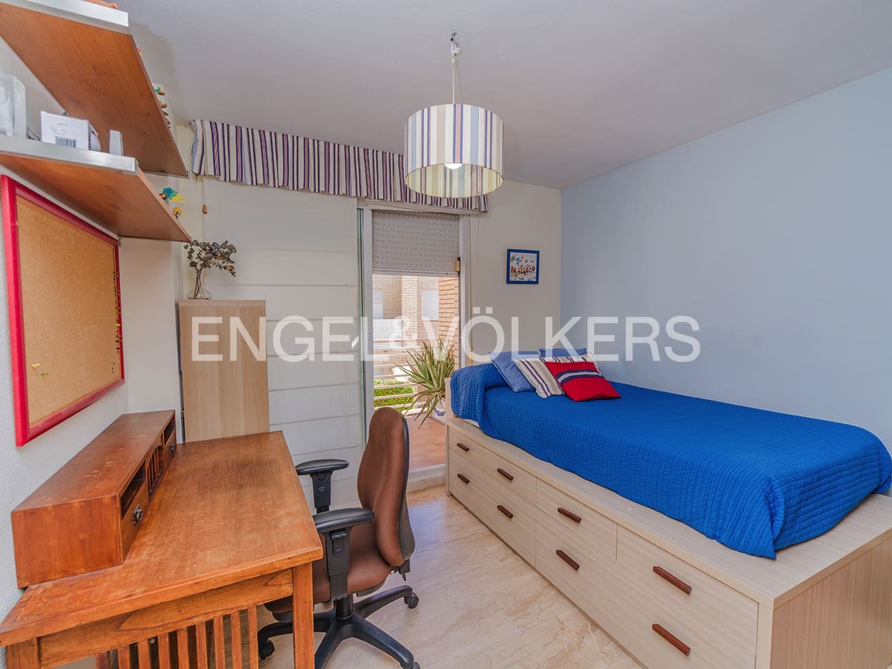 Bungalow de 5 habitaciones en Alicante / Alacant ciudad en venta con piscina garaje - 795.000 € (Ref: 10116078)