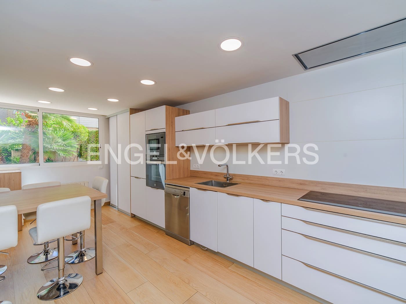 Bungalow de 5 habitaciones en Alicante / Alacant ciudad en venta con piscina garaje - 795.000 € (Ref: 10116078)