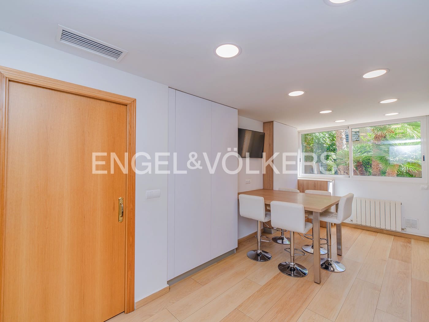 Bungalow de 5 habitaciones en Alicante / Alacant ciudad en venta con piscina garaje - 795.000 € (Ref: 10116078)