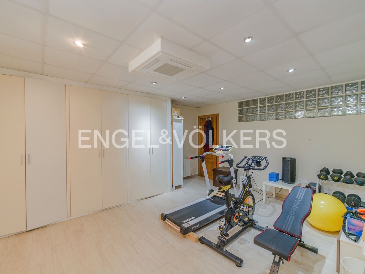 Bungalow de 5 habitaciones en Alicante / Alacant ciudad en venta con piscina garaje - 795.000 € (Ref: 10116078)