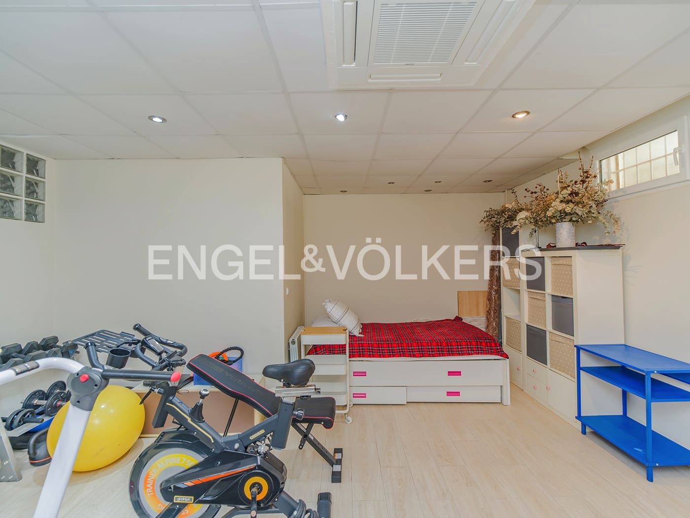 Bungalow de 5 habitaciones en Alicante / Alacant ciudad en venta con piscina garaje - 795.000 € (Ref: 10116078)