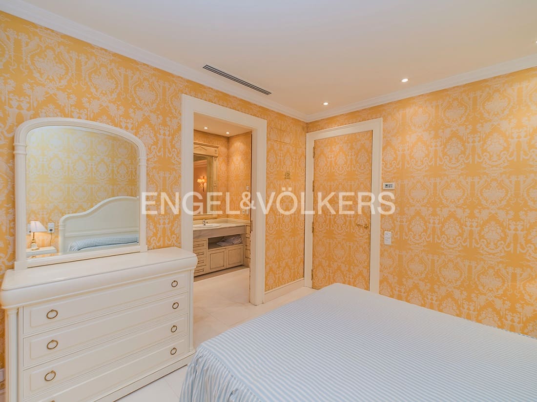 Apartamento de 4 habitaciones en Cabo de las Huertas en venta con piscina garaje - 550.000 € (Ref: 10124950)