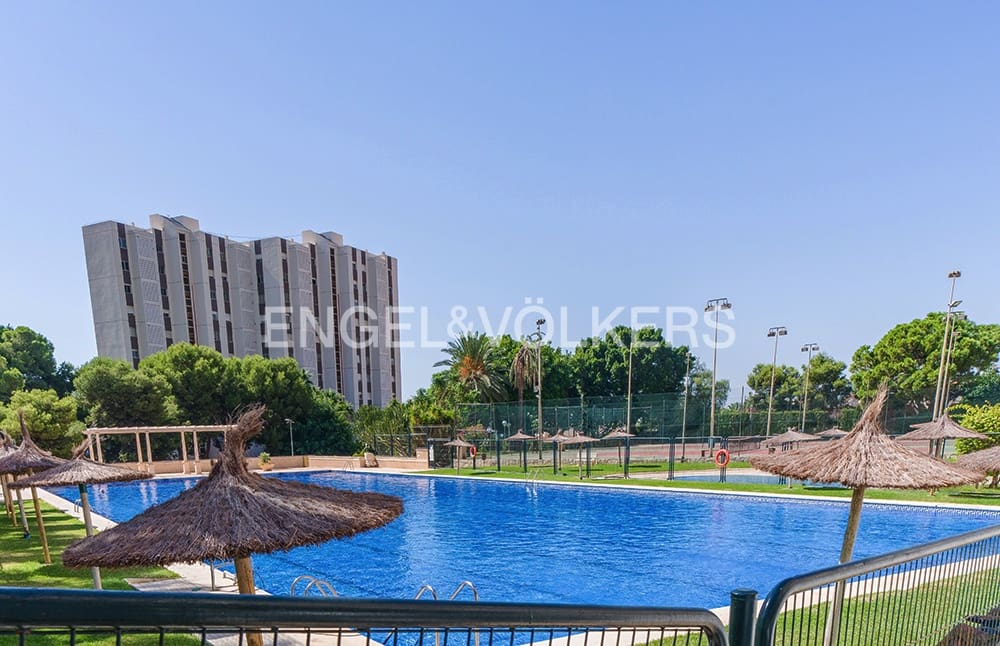 4 bedroom Apartment for sale in Cabo de las Huertas with pool garage - € 550,000 (Ref: 10124950)