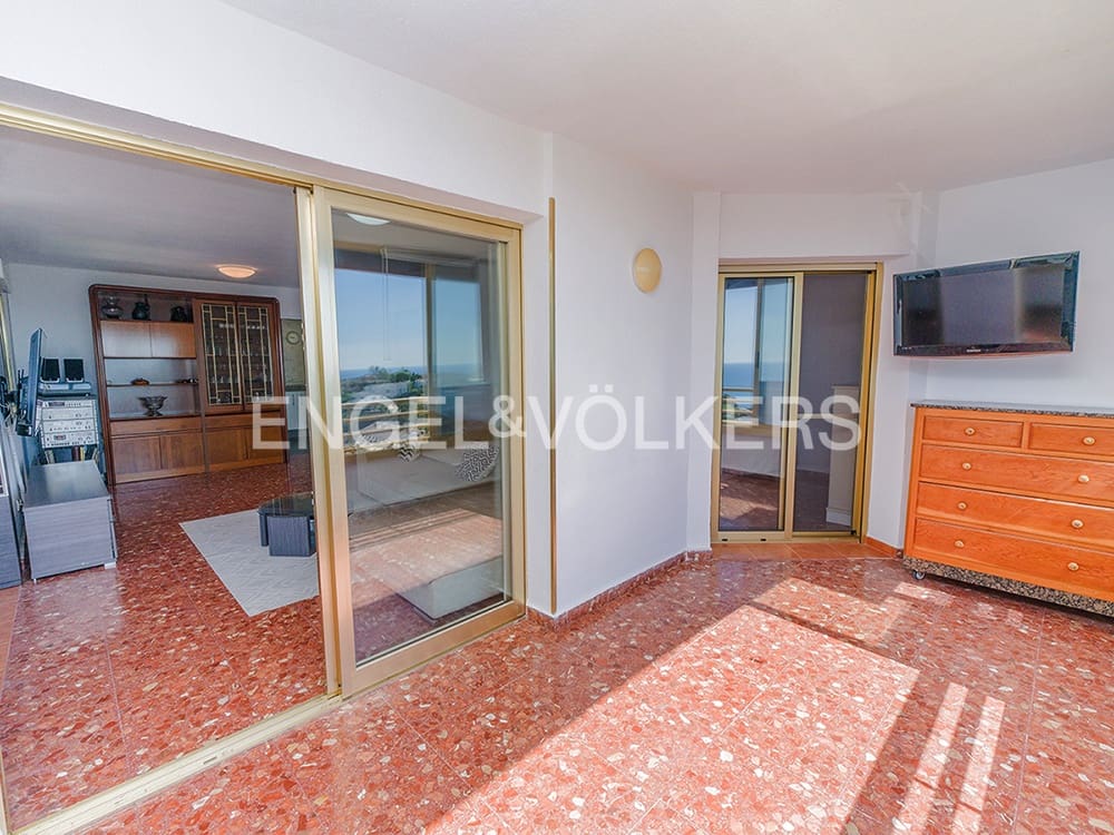 4 bedroom Apartment for sale in Cabo de las Huertas with pool garage - € 550,000 (Ref: 10124950)