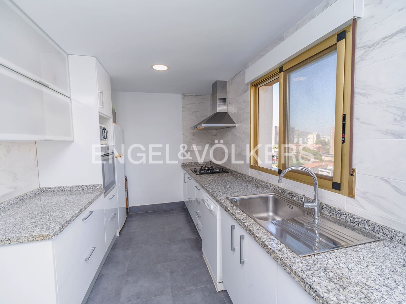 4 bedroom Apartment for sale in Cabo de las Huertas with pool garage - € 550,000 (Ref: 10124950)