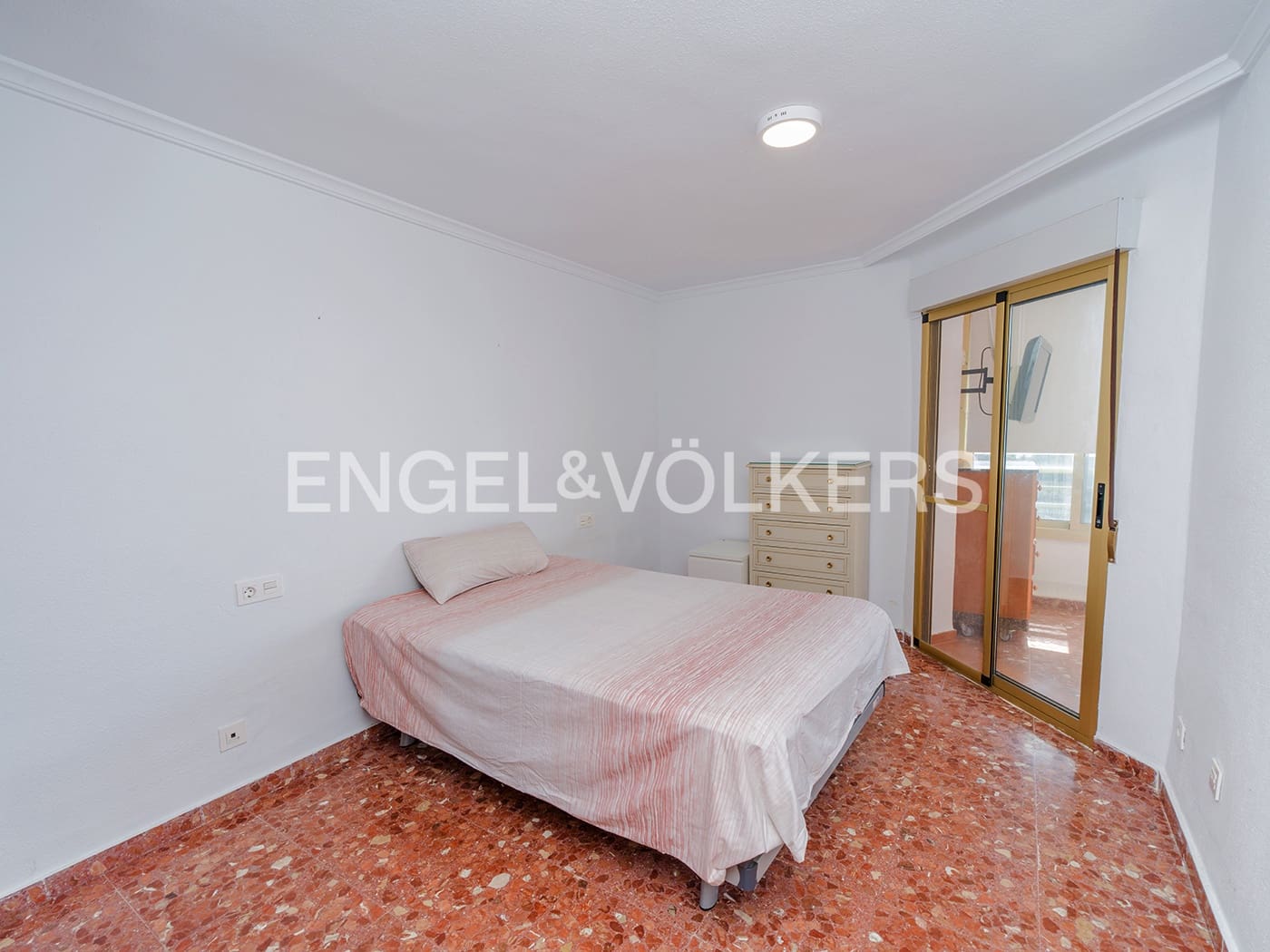 4 bedroom Apartment for sale in Cabo de las Huertas with pool garage - € 550,000 (Ref: 10124950)