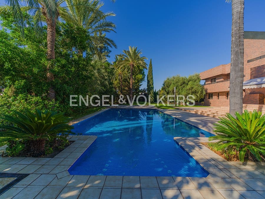6 bedroom Villa for sale in Matola with pool garage - € 1,720,000 (Ref: 10127277)