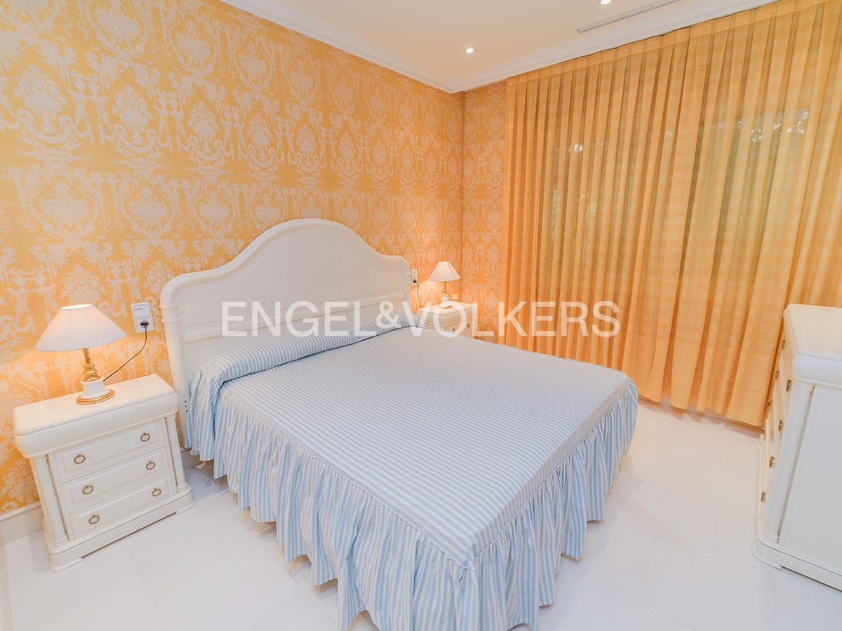 6 bedroom Villa for sale in Matola with pool garage - € 1,720,000 (Ref: 10127277)