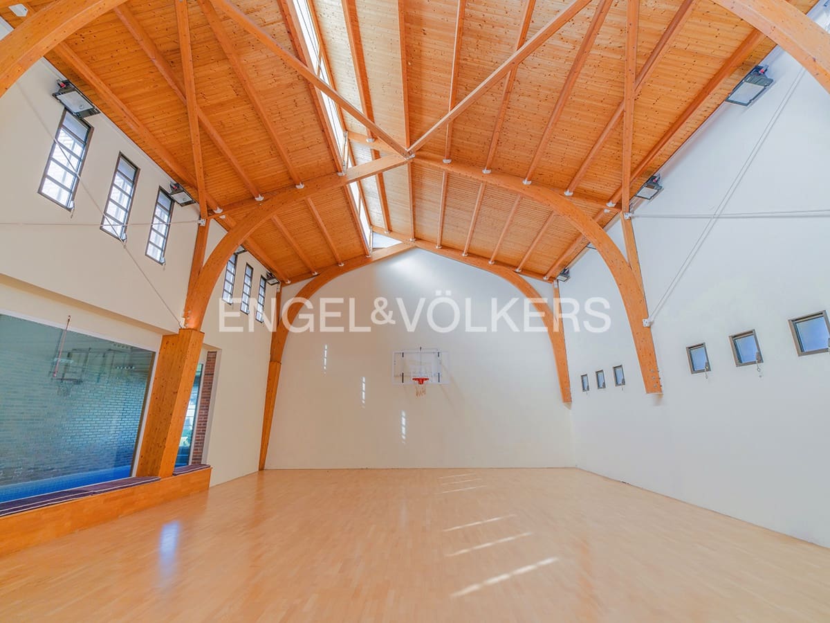 6 bedroom Villa for sale in Matola with pool garage - € 1,720,000 (Ref: 10127277)